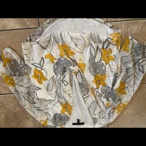 White House Black Market 8 Blouse